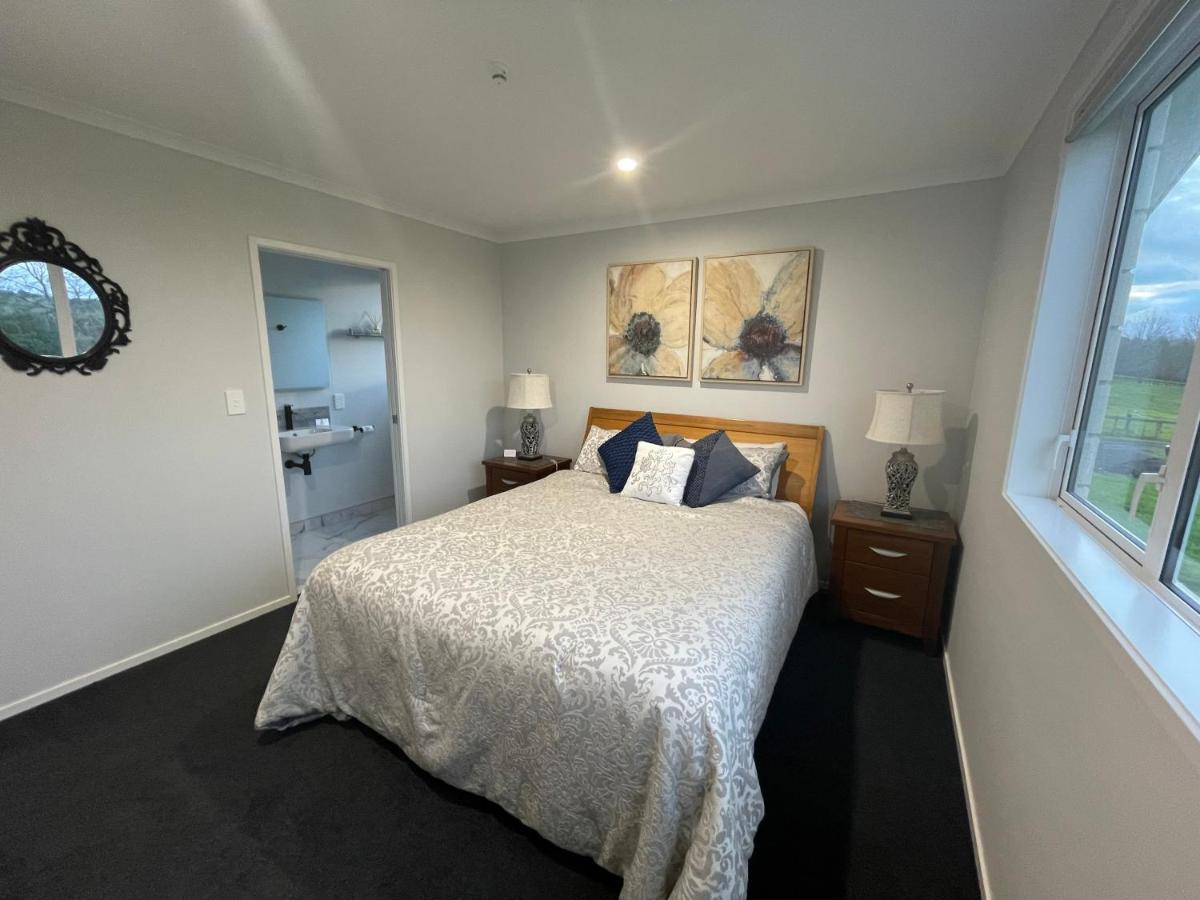 Veld View Bed And Breakfast Tuakau Exterior photo